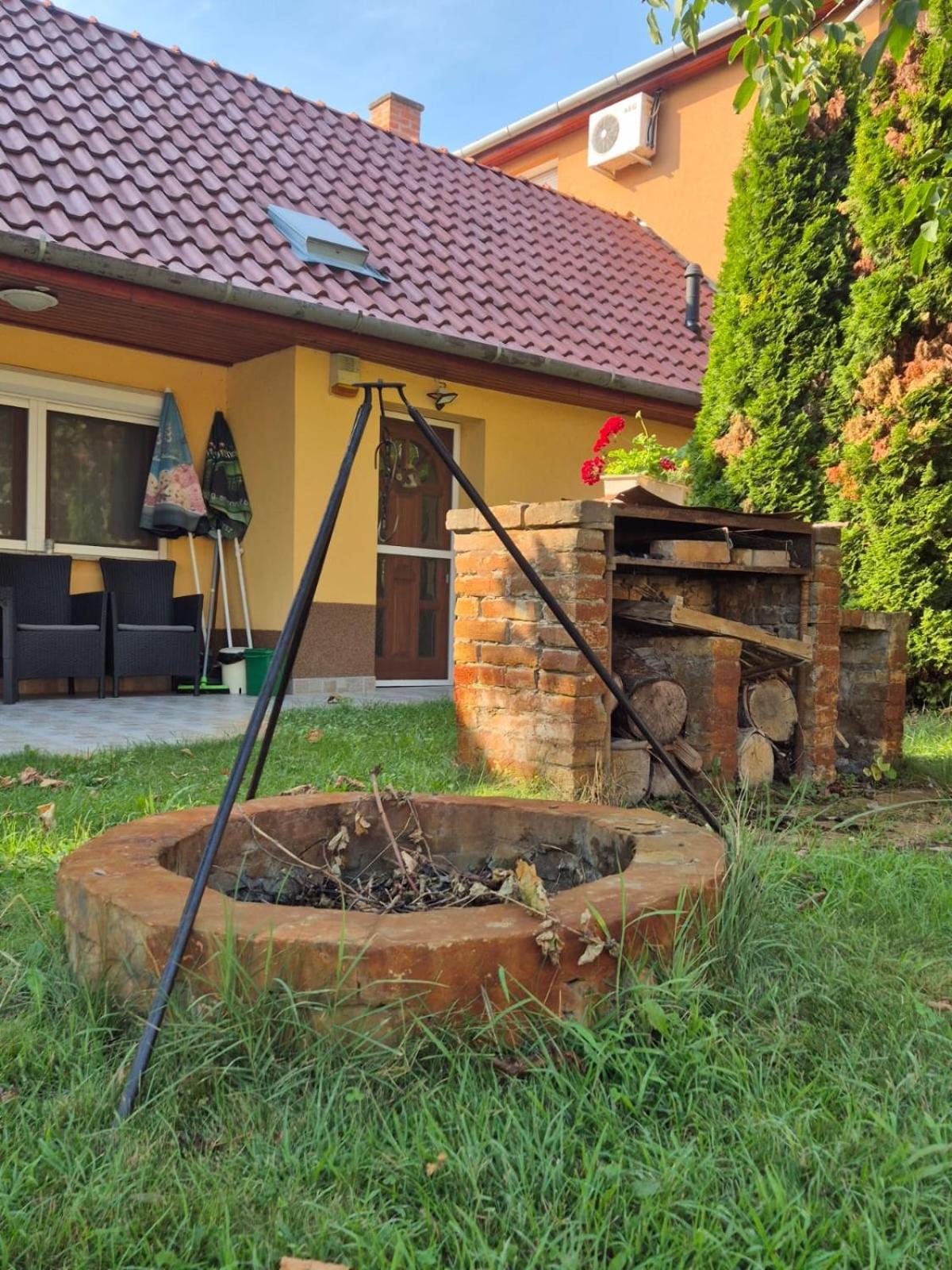 Szahara Vendeghaz Apartment Kerekegyháza Exterior photo
