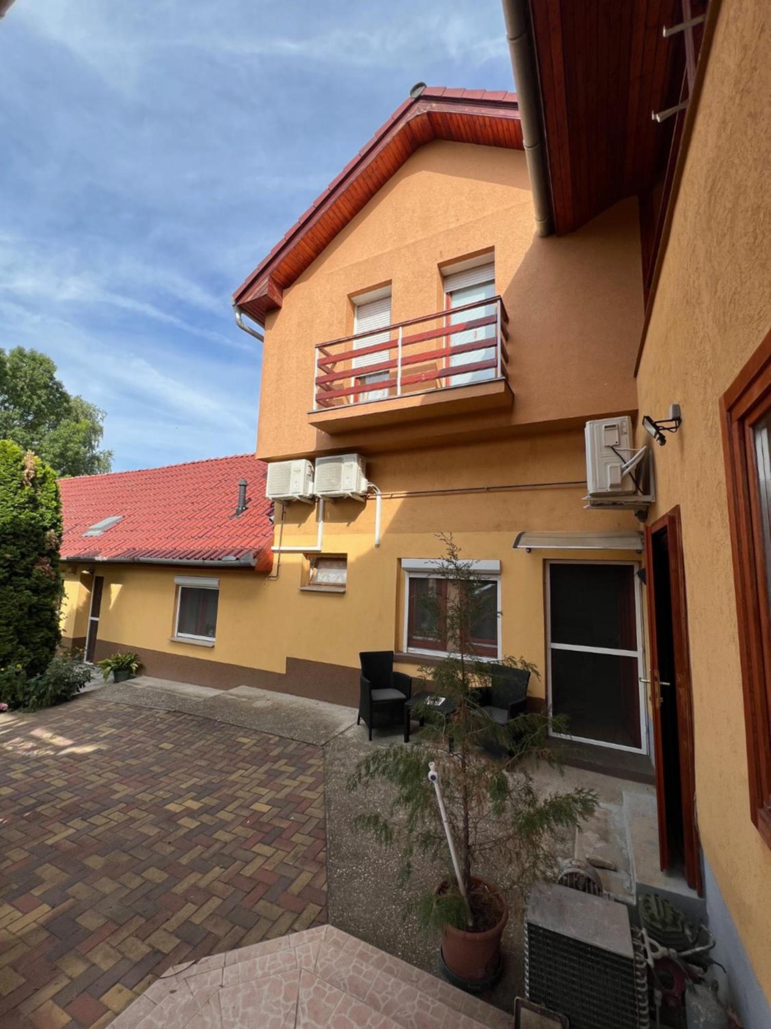 Szahara Vendeghaz Apartment Kerekegyháza Exterior photo