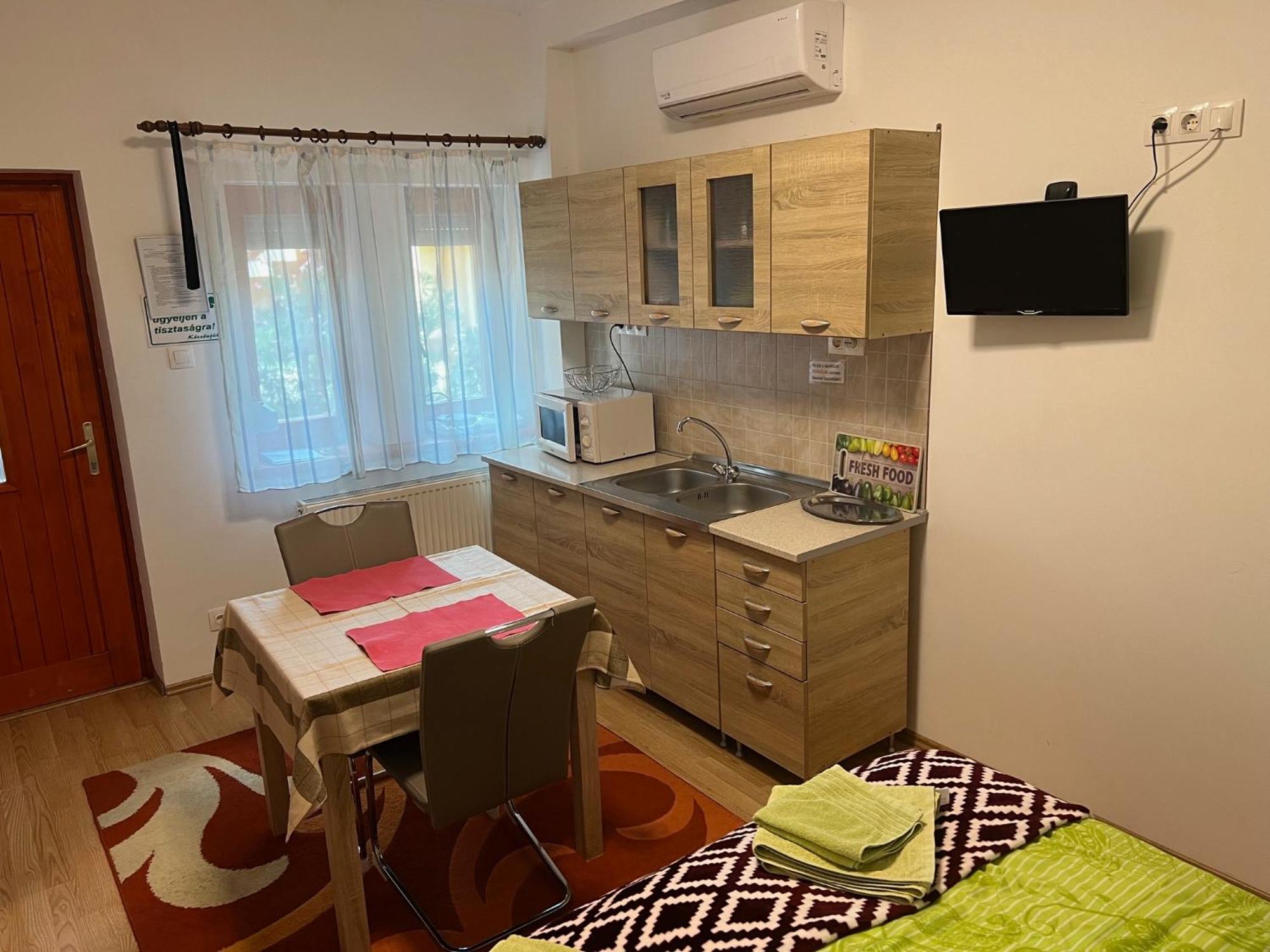 Szahara Vendeghaz Apartment Kerekegyháza Exterior photo